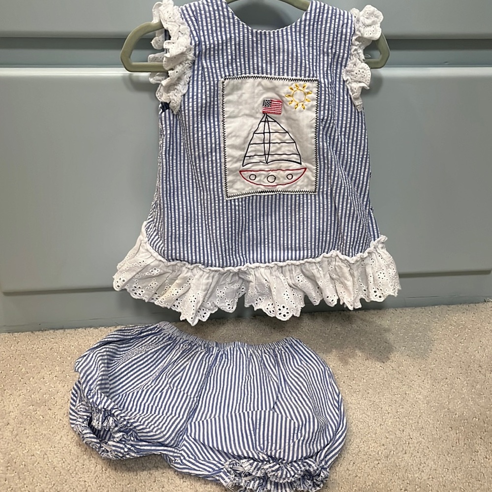 Haute Baby girls seersucker set